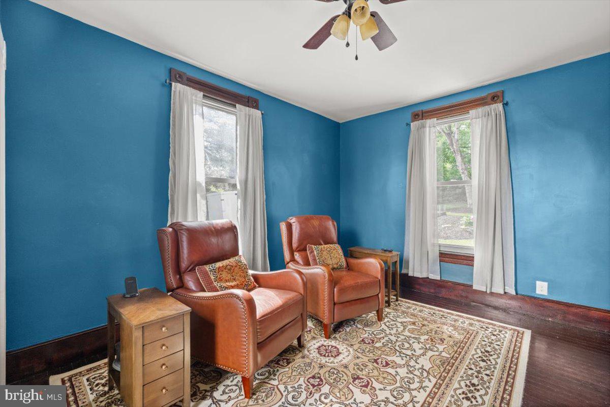 116 W 17TH ST, FRONT ROYAL, Virginia 22630, 3 Bedrooms Bedrooms, ,1 BathroomBathrooms,Residential,For sale,116 W 17TH ST,VAWR2011228 MLS # VAWR2011228