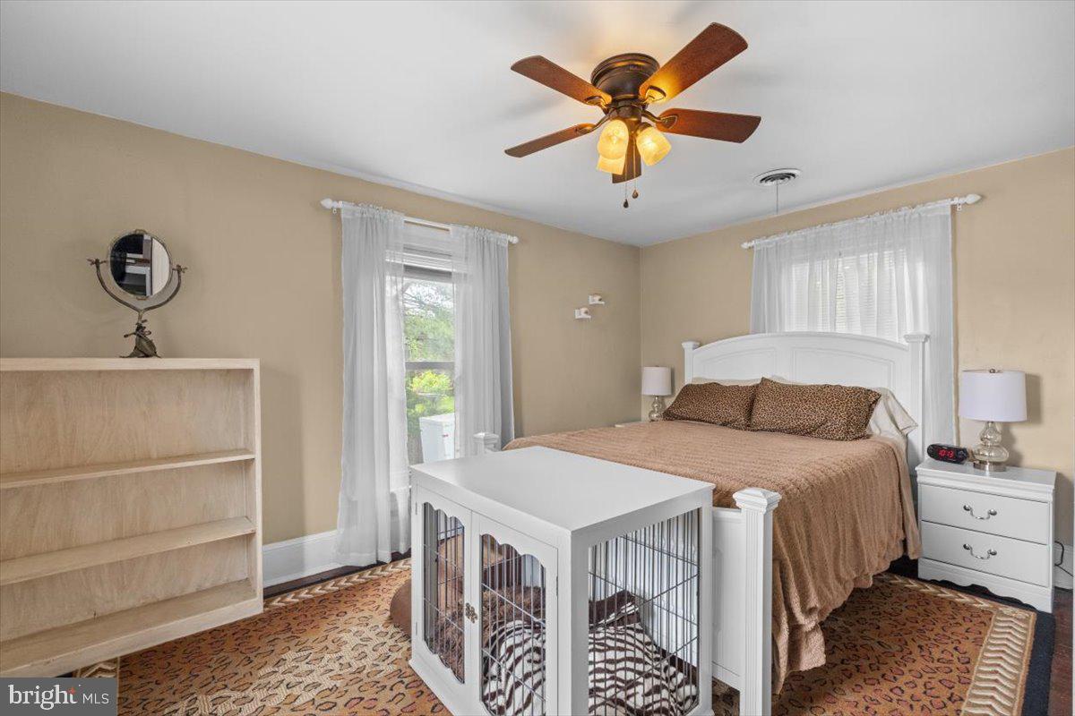 116 W 17TH ST, FRONT ROYAL, Virginia 22630, 3 Bedrooms Bedrooms, ,1 BathroomBathrooms,Residential,For sale,116 W 17TH ST,VAWR2011228 MLS # VAWR2011228