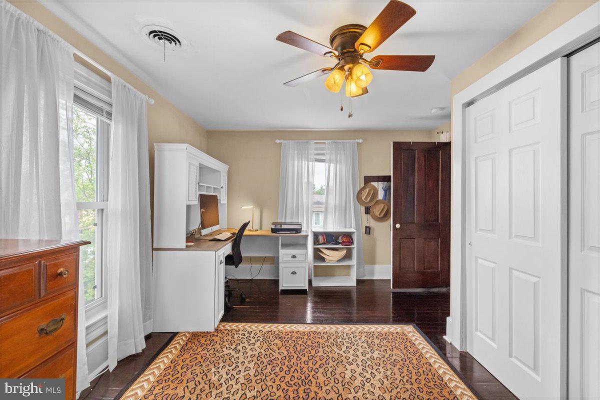 116 W 17TH ST, FRONT ROYAL, Virginia 22630, 3 Bedrooms Bedrooms, ,1 BathroomBathrooms,Residential,For sale,116 W 17TH ST,VAWR2011228 MLS # VAWR2011228