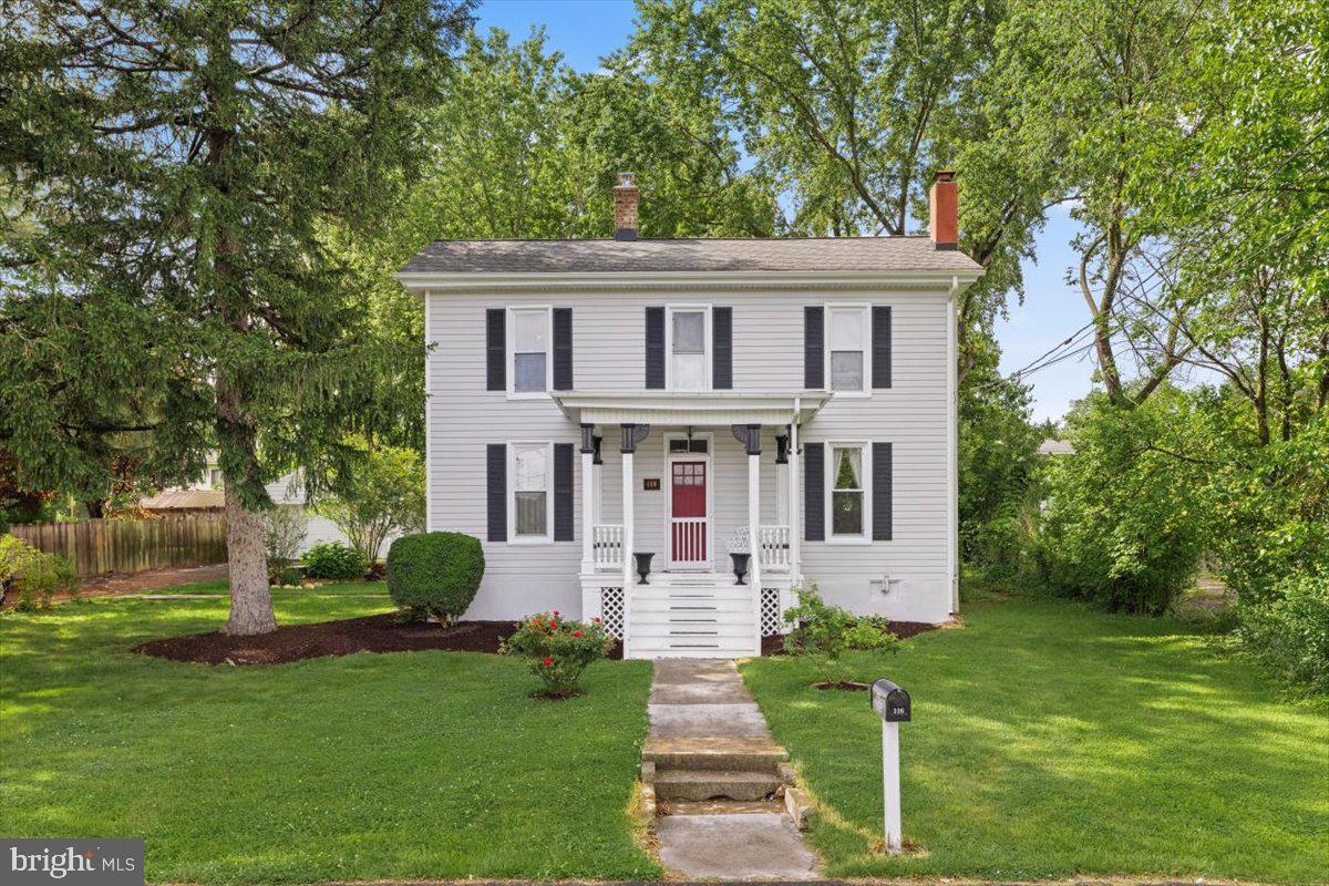 116 W 17TH ST, FRONT ROYAL, Virginia 22630, 3 Bedrooms Bedrooms, ,1 BathroomBathrooms,Residential,For sale,116 W 17TH ST,VAWR2011228 MLS # VAWR2011228