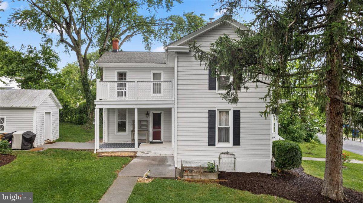116 W 17TH ST, FRONT ROYAL, Virginia 22630, 3 Bedrooms Bedrooms, ,1 BathroomBathrooms,Residential,For sale,116 W 17TH ST,VAWR2011228 MLS # VAWR2011228