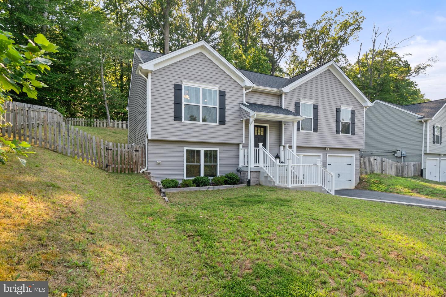 10 HOWARD CIR, FREDERICKSBURG, Virginia 22405, 4 Bedrooms Bedrooms, ,3 BathroomsBathrooms,Residential,For sale,10 HOWARD CIR,VAST2039088 MLS # VAST2039088