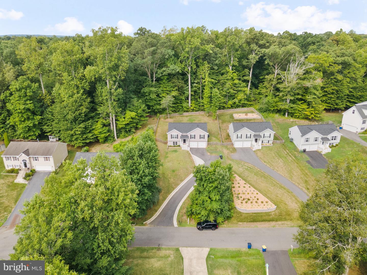 10 HOWARD CIR, FREDERICKSBURG, Virginia 22405, 4 Bedrooms Bedrooms, ,3 BathroomsBathrooms,Residential,For sale,10 HOWARD CIR,VAST2039088 MLS # VAST2039088