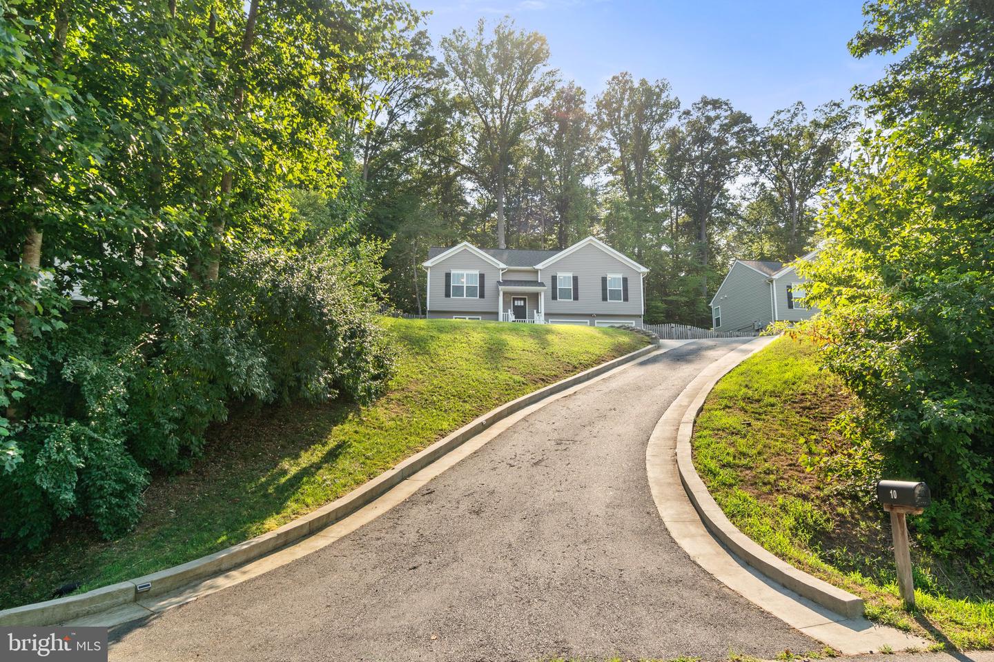 10 HOWARD CIR, FREDERICKSBURG, Virginia 22405, 4 Bedrooms Bedrooms, ,3 BathroomsBathrooms,Residential,For sale,10 HOWARD CIR,VAST2039088 MLS # VAST2039088