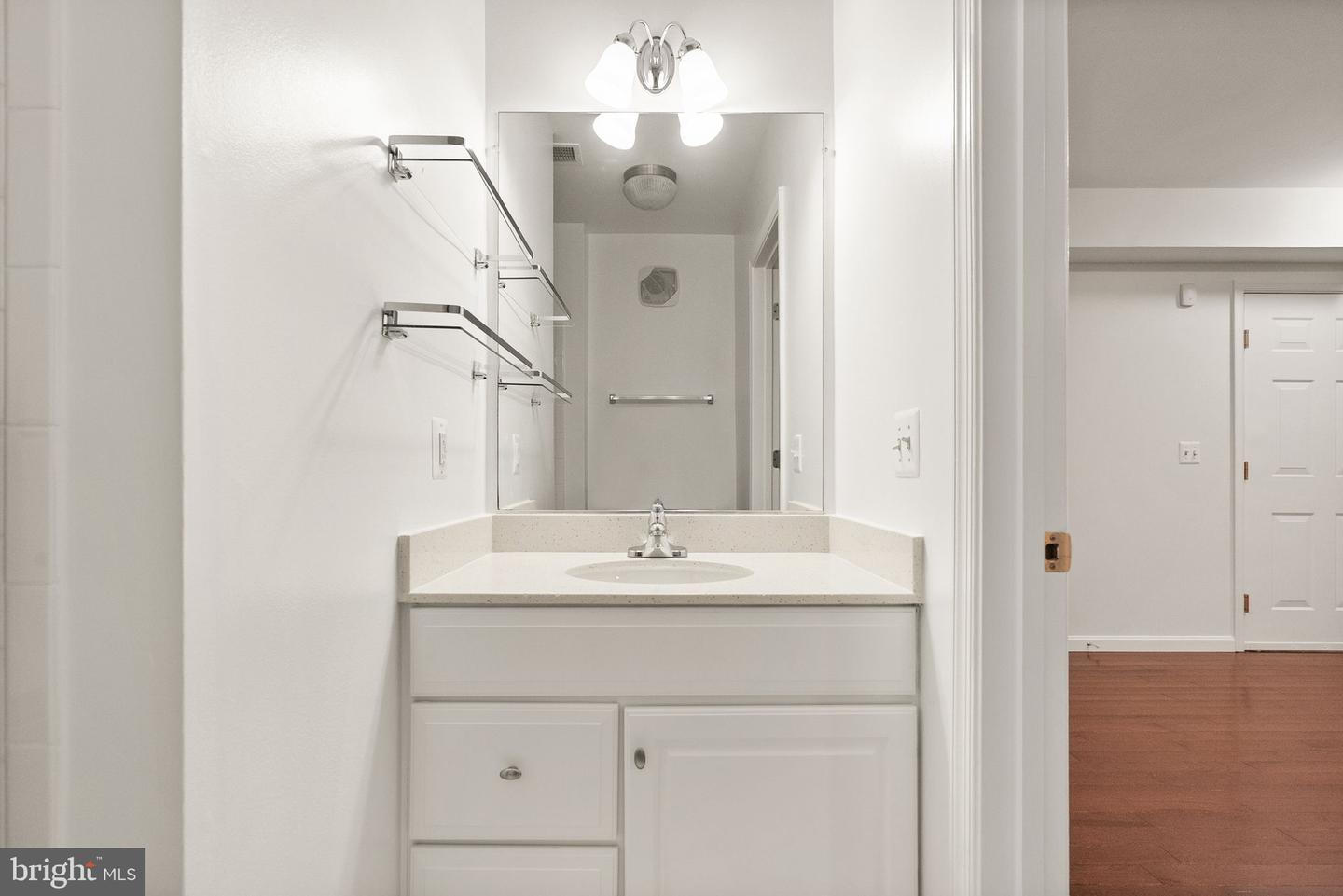 13800 BREEZY RIDGE WAY #101, WOODBRIDGE, Virginia 22191, 3 Bedrooms Bedrooms, ,2 BathroomsBathrooms,Residential,For sale,13800 BREEZY RIDGE WAY #101,VAPW2095276 MLS # VAPW2095276