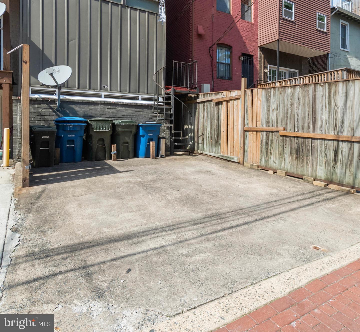 1726 U ST NW #1, WASHINGTON, District Of Columbia 20009, 2 Bedrooms Bedrooms, ,2 BathroomsBathrooms,Residential,For sale,1726 U ST NW #1,DCDC2201928 MLS # DCDC2201928