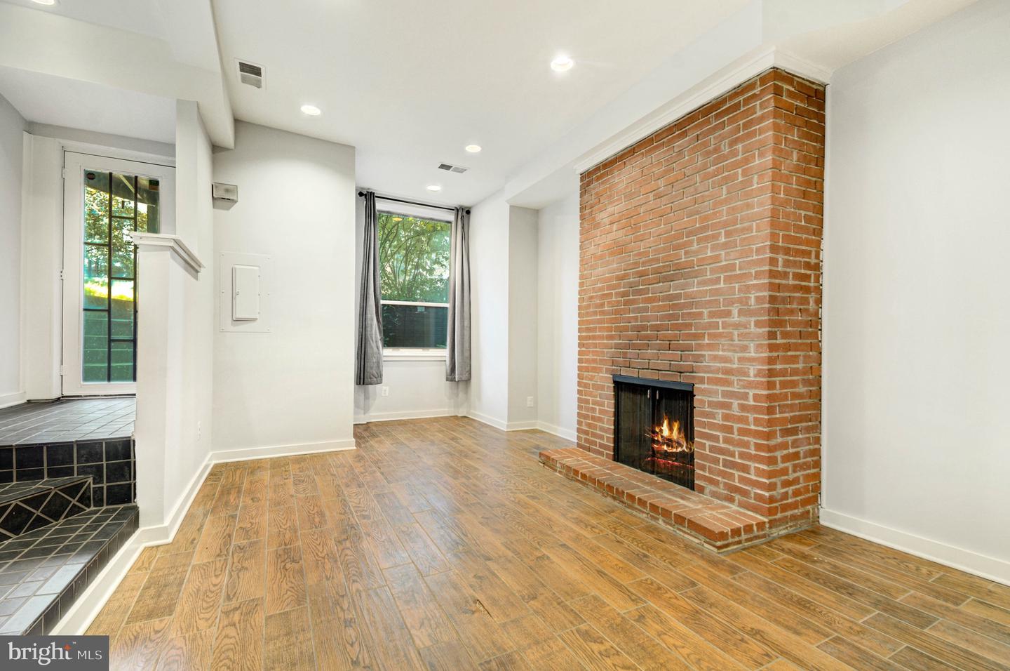1726 U ST NW #1, WASHINGTON, District Of Columbia 20009, 2 Bedrooms Bedrooms, ,2 BathroomsBathrooms,Residential,For sale,1726 U ST NW #1,DCDC2201928 MLS # DCDC2201928