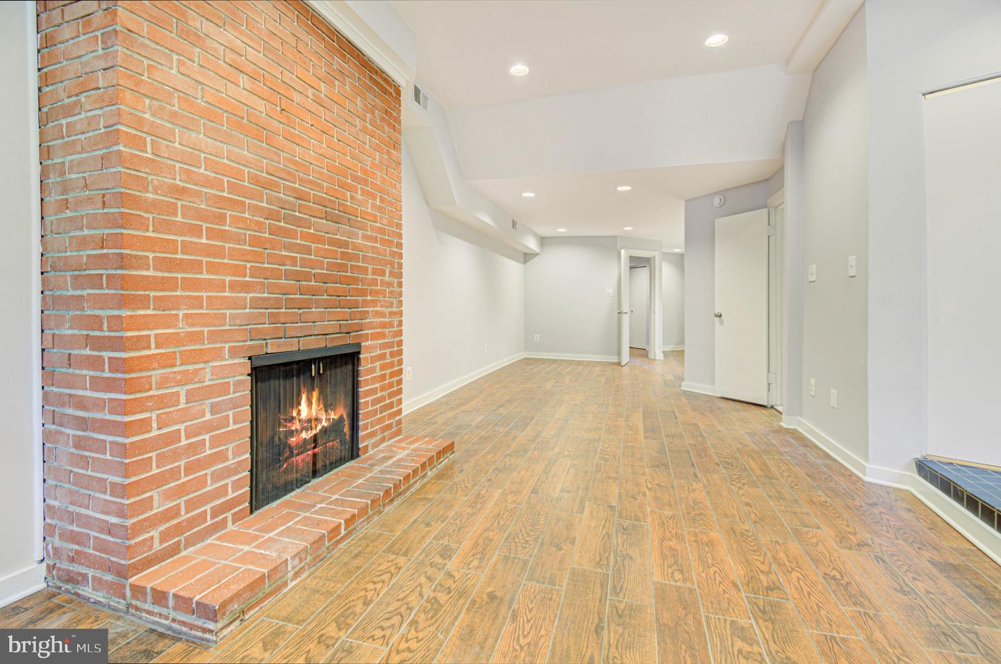 1726 U ST NW #1, WASHINGTON, District Of Columbia 20009, 2 Bedrooms Bedrooms, ,2 BathroomsBathrooms,Residential,For sale,1726 U ST NW #1,DCDC2201928 MLS # DCDC2201928