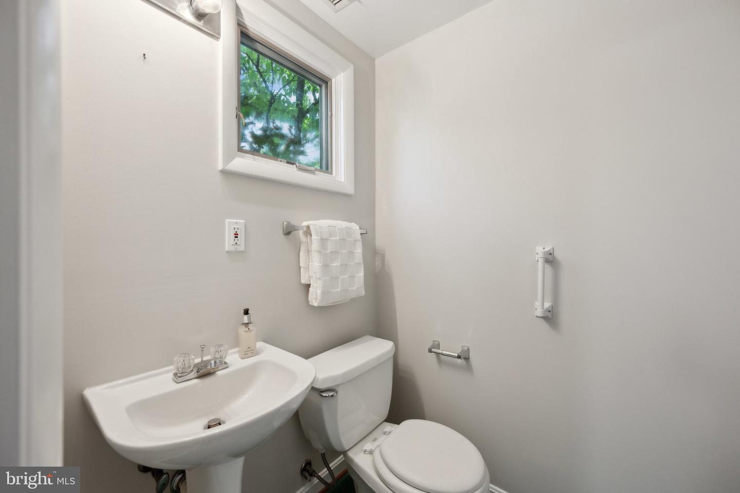 3538 YUMA ST NW, WASHINGTON, District Of Columbia 20008, 4 Bedrooms Bedrooms, ,4 BathroomsBathrooms,Residential,For sale,3538 YUMA ST NW,DCDC2201932 MLS # DCDC2201932