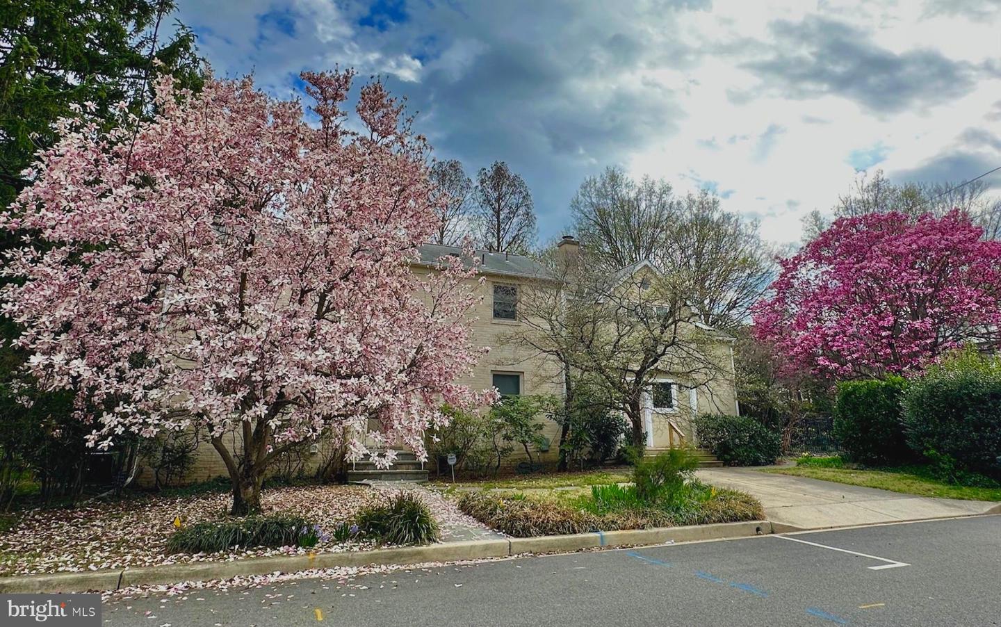 3538 YUMA ST NW, WASHINGTON, District Of Columbia 20008, 4 Bedrooms Bedrooms, ,4 BathroomsBathrooms,Residential,For sale,3538 YUMA ST NW,DCDC2201932 MLS # DCDC2201932