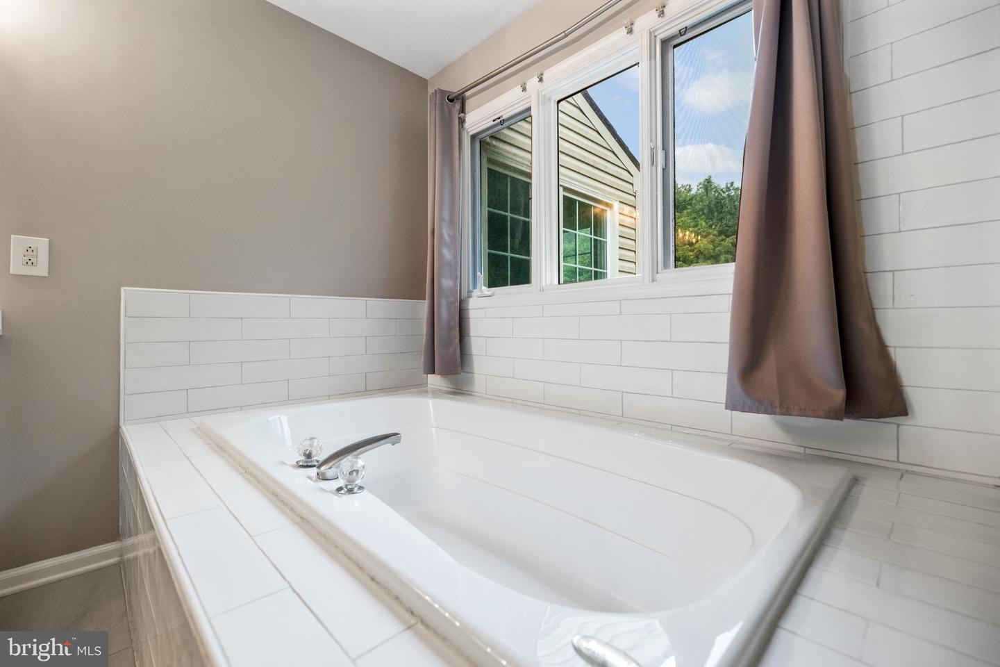12353 SILENT WOLF DR, MANASSAS, Virginia 20112, 4 Bedrooms Bedrooms, ,2 BathroomsBathrooms,Residential,For sale,12353 SILENT WOLF DR,VAPW2095286 MLS # VAPW2095286