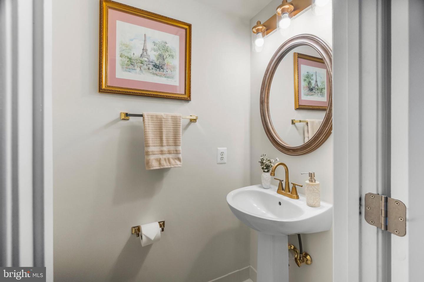 6249 AUBURN LEAF LN, ALEXANDRIA, Virginia 22312, 3 Bedrooms Bedrooms, ,2 BathroomsBathrooms,Residential,For sale,6249 AUBURN LEAF LN,VAFX2242750 MLS # VAFX2242750