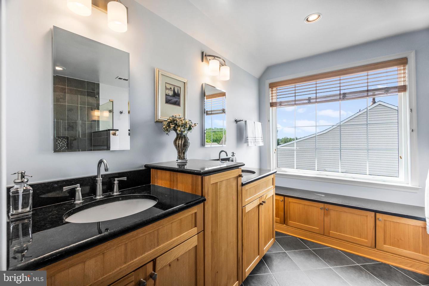 6249 AUBURN LEAF LN, ALEXANDRIA, Virginia 22312, 3 Bedrooms Bedrooms, ,2 BathroomsBathrooms,Residential,For sale,6249 AUBURN LEAF LN,VAFX2242750 MLS # VAFX2242750