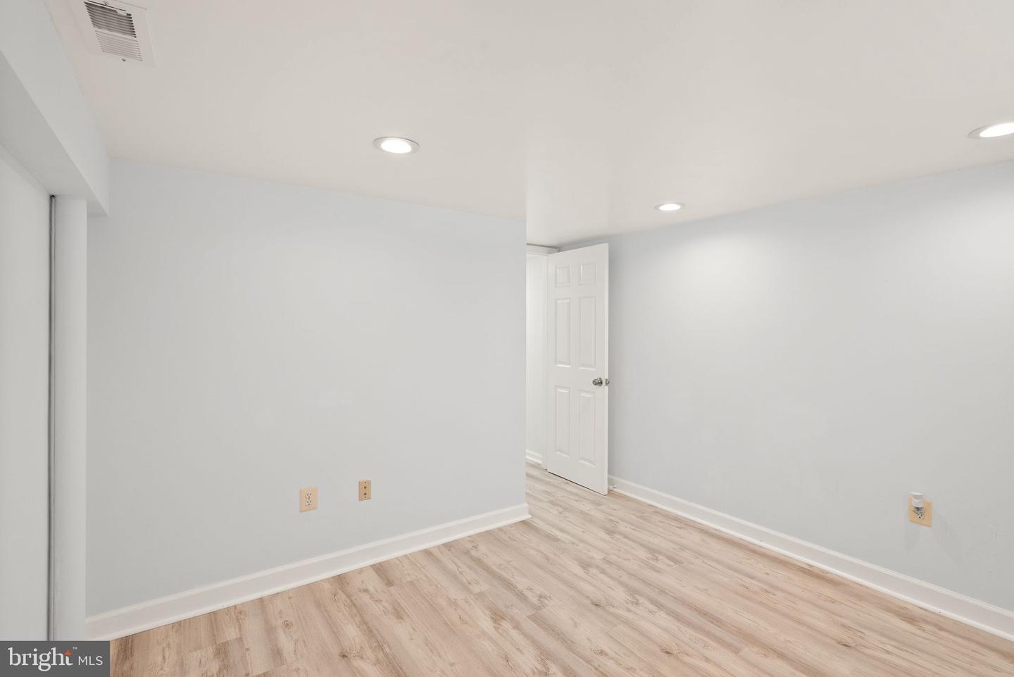7434 DICKENSON ST, SPRINGFIELD, Virginia 22150, 4 Bedrooms Bedrooms, ,2 BathroomsBathrooms,Residential,For sale,7434 DICKENSON ST,VAFX2242598 MLS # VAFX2242598