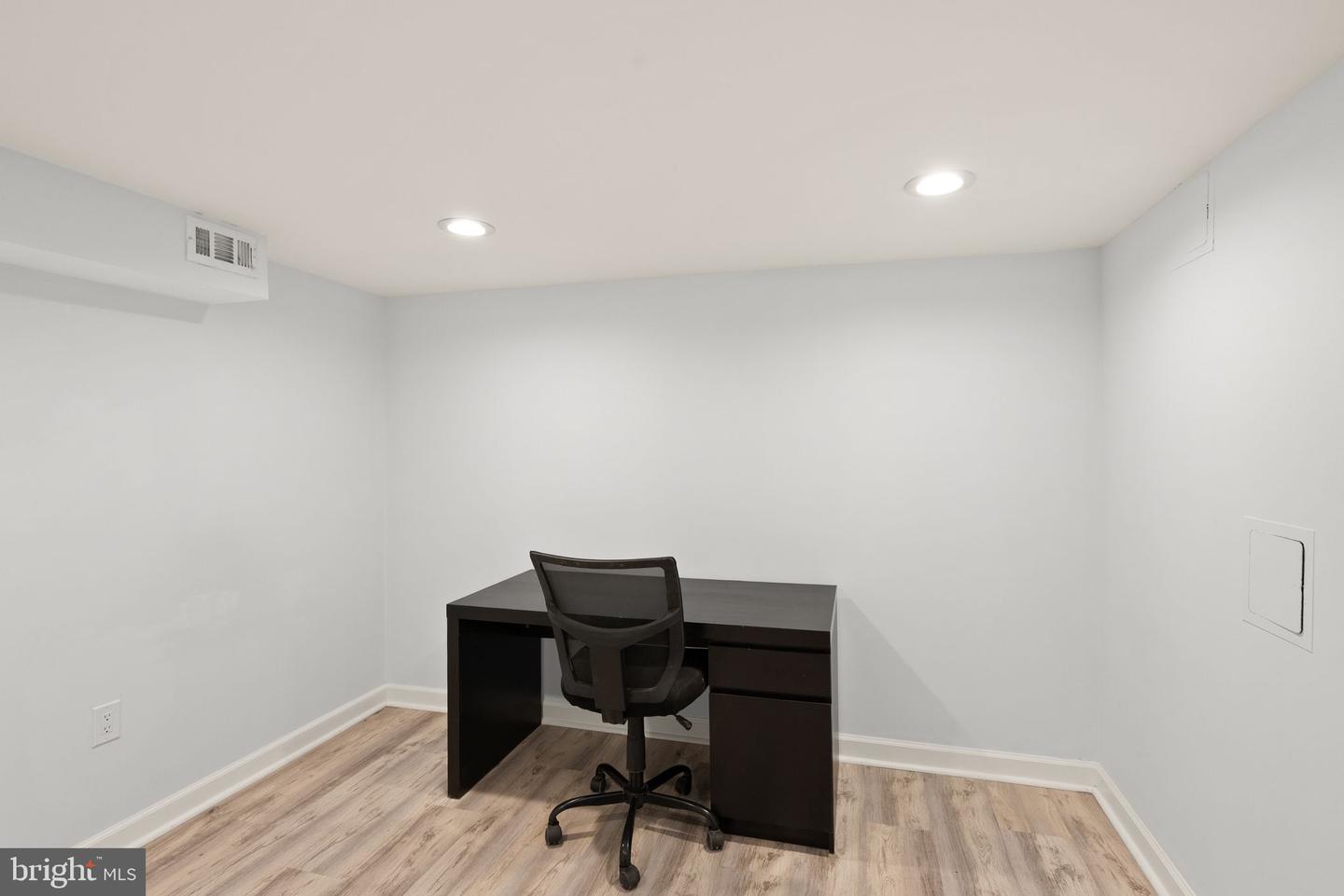 7434 DICKENSON ST, SPRINGFIELD, Virginia 22150, 4 Bedrooms Bedrooms, ,2 BathroomsBathrooms,Residential,For sale,7434 DICKENSON ST,VAFX2242598 MLS # VAFX2242598