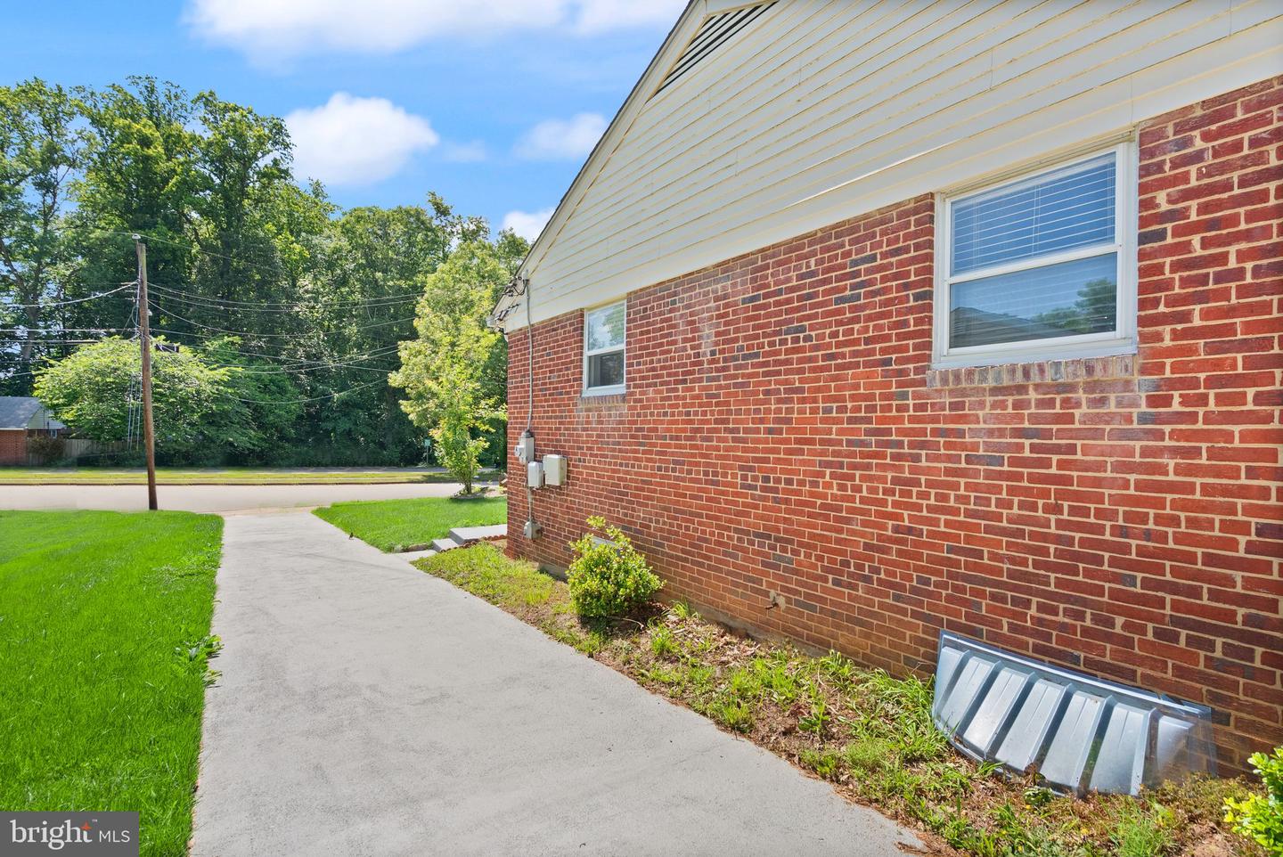7434 DICKENSON ST, SPRINGFIELD, Virginia 22150, 4 Bedrooms Bedrooms, ,2 BathroomsBathrooms,Residential,For sale,7434 DICKENSON ST,VAFX2242598 MLS # VAFX2242598