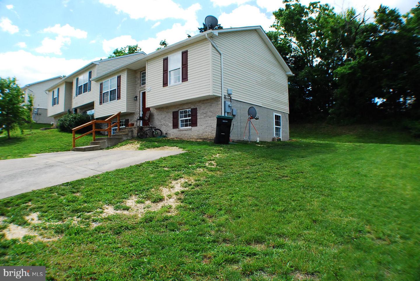 548 STONEWALL ST, STRASBURG, Virginia 22657, 4 Bedrooms Bedrooms, ,2 BathroomsBathrooms,Residential,For sale,548 STONEWALL ST,VASH2011540 MLS # VASH2011540