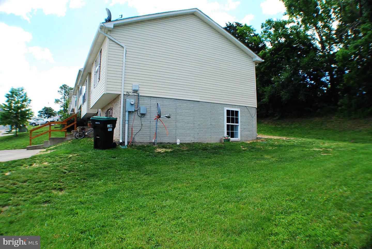 548 STONEWALL ST, STRASBURG, Virginia 22657, 4 Bedrooms Bedrooms, ,2 BathroomsBathrooms,Residential,For sale,548 STONEWALL ST,VASH2011540 MLS # VASH2011540