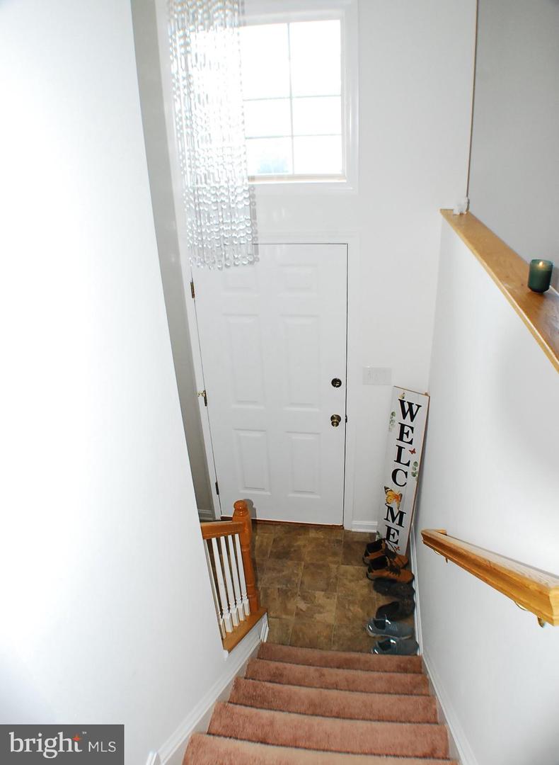 548 STONEWALL ST, STRASBURG, Virginia 22657, 4 Bedrooms Bedrooms, ,2 BathroomsBathrooms,Residential,For sale,548 STONEWALL ST,VASH2011540 MLS # VASH2011540