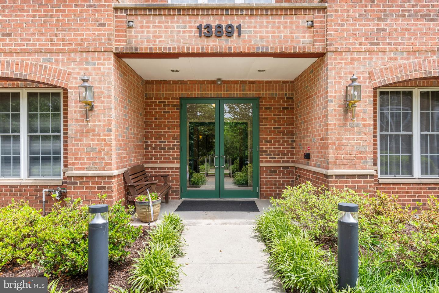 13891 CHELMSFORD DR #201, GAINESVILLE, Virginia 20155, 2 Bedrooms Bedrooms, ,2 BathroomsBathrooms,Residential,For sale,13891 CHELMSFORD DR #201,VAPW2095364 MLS # VAPW2095364