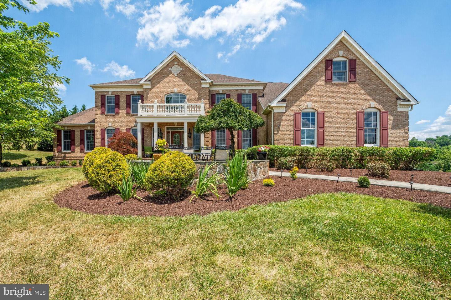 17586 TOBERMORY PL, LEESBURG, Virginia 20175, 5 Bedrooms Bedrooms, ,5 BathroomsBathrooms,Residential,For sale,17586 TOBERMORY PL,VALO2097598 MLS # VALO2097598