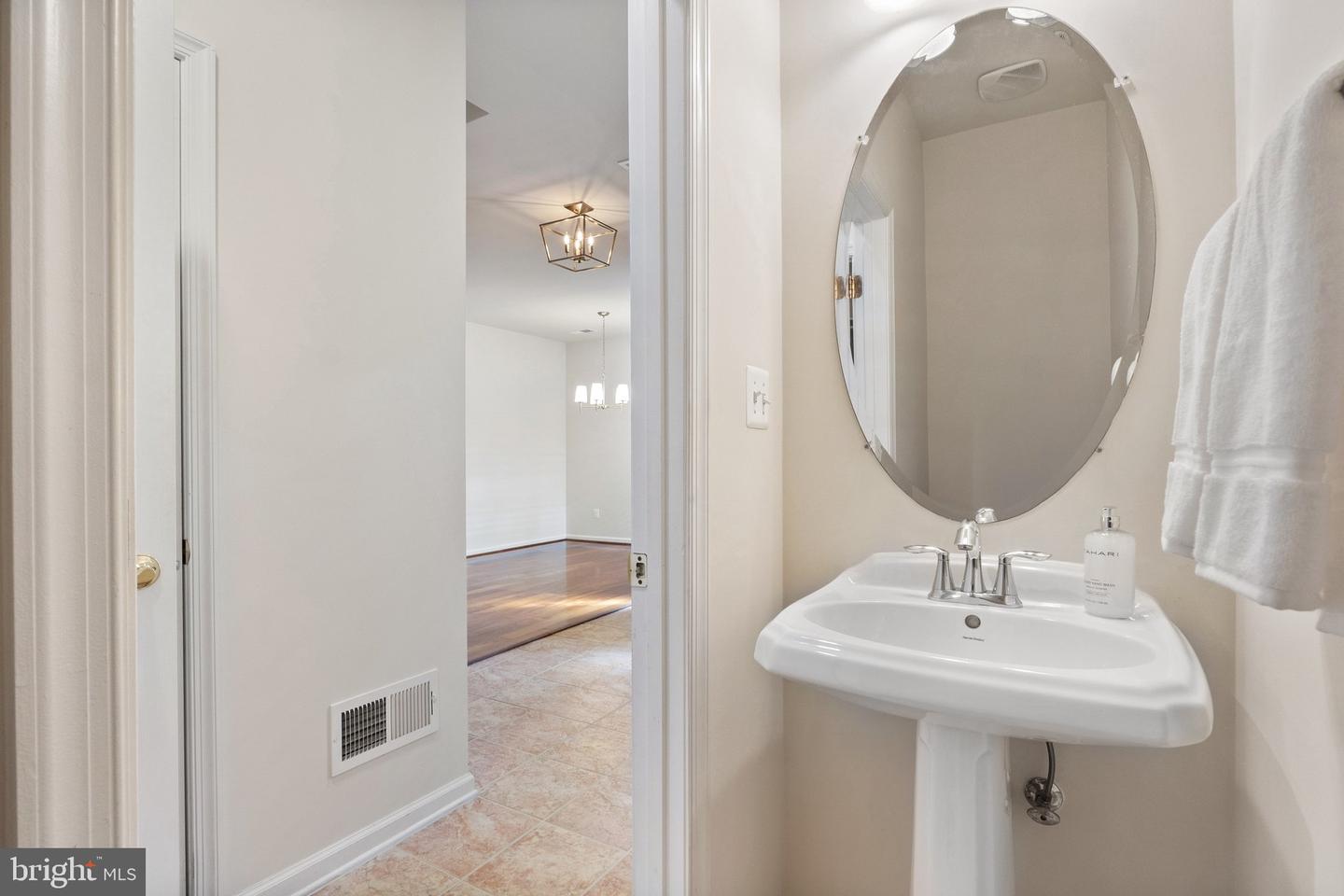 44372 SUNSET MAPLE DR, ASHBURN, Virginia 20147, 3 Bedrooms Bedrooms, ,2 BathroomsBathrooms,Residential,For sale,44372 SUNSET MAPLE DR,VALO2097602 MLS # VALO2097602