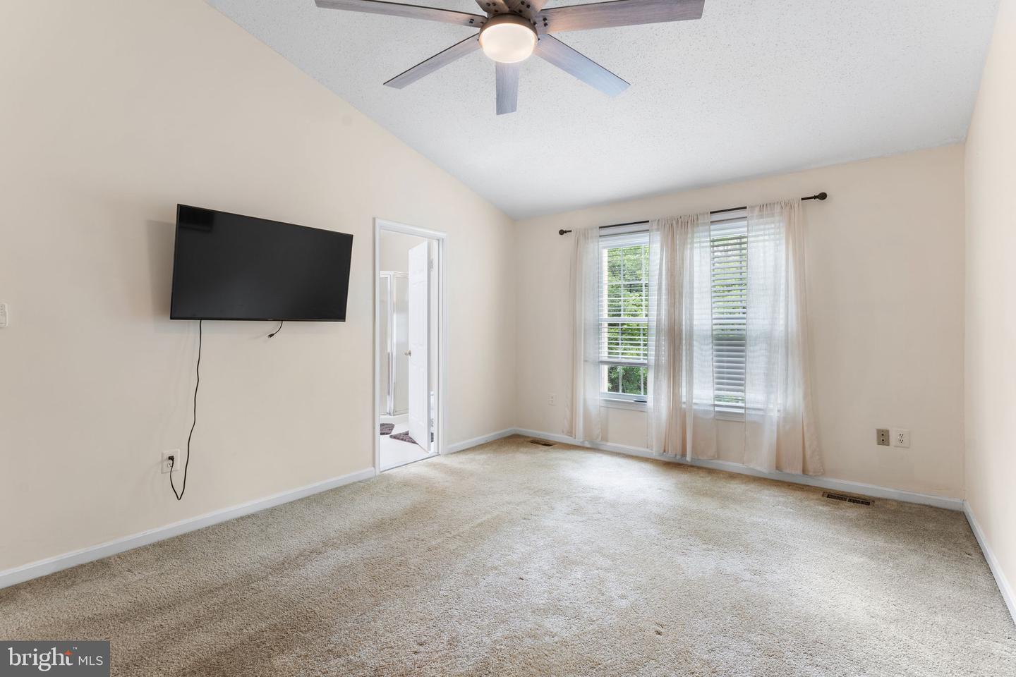 8091 WHITLERS CREEK CT, SPRINGFIELD, Virginia 22152, 4 Bedrooms Bedrooms, ,3 BathroomsBathrooms,Residential,For sale,8091 WHITLERS CREEK CT,VAFX2242734 MLS # VAFX2242734