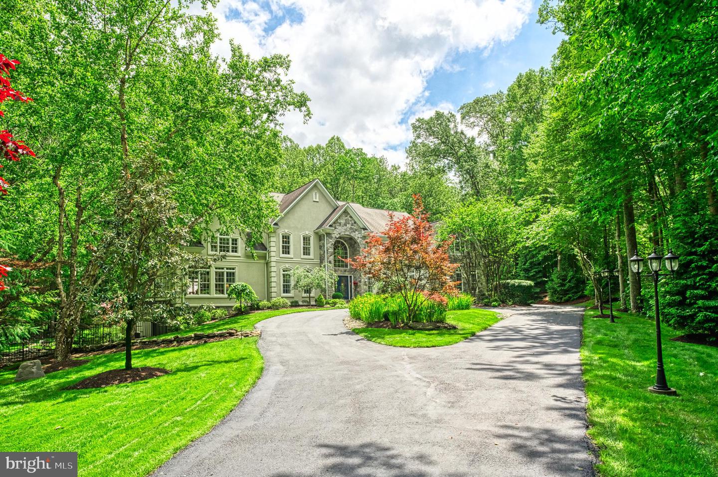 5026 HUNTWOOD MANOR DR, FAIRFAX, Virginia 22030, 7 Bedrooms Bedrooms, ,8 BathroomsBathrooms,Residential,For sale,5026 HUNTWOOD MANOR DR,VAFX2242968 MLS # VAFX2242968