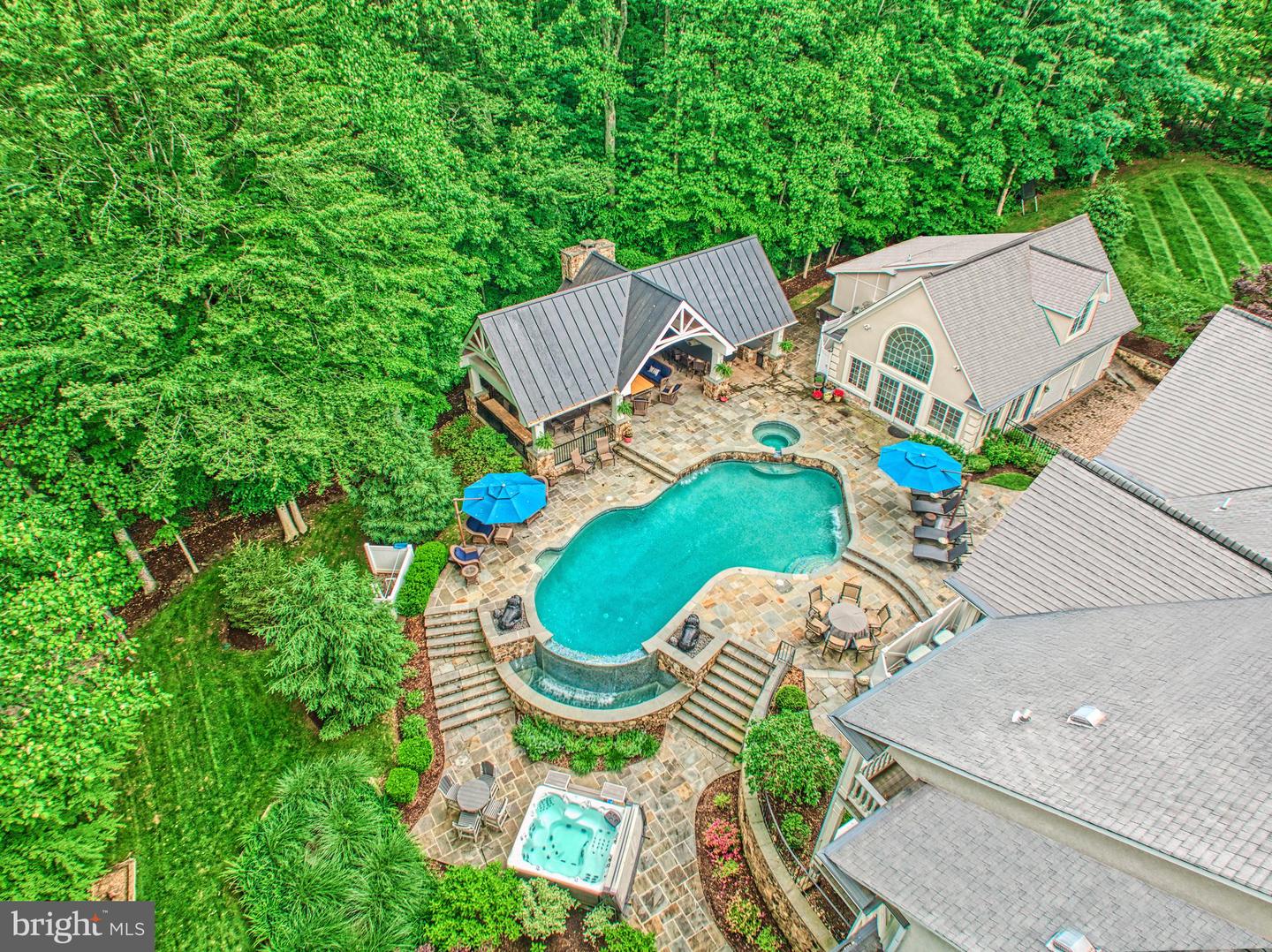 5026 HUNTWOOD MANOR DR, FAIRFAX, Virginia 22030, 7 Bedrooms Bedrooms, ,8 BathroomsBathrooms,Residential,For sale,5026 HUNTWOOD MANOR DR,VAFX2242968 MLS # VAFX2242968