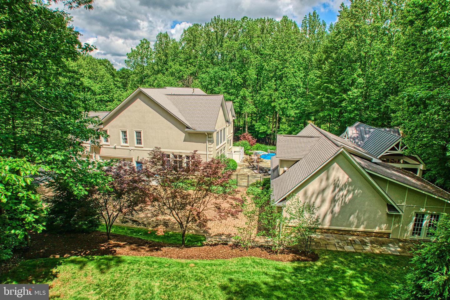 5026 HUNTWOOD MANOR DR, FAIRFAX, Virginia 22030, 7 Bedrooms Bedrooms, ,8 BathroomsBathrooms,Residential,For sale,5026 HUNTWOOD MANOR DR,VAFX2242968 MLS # VAFX2242968