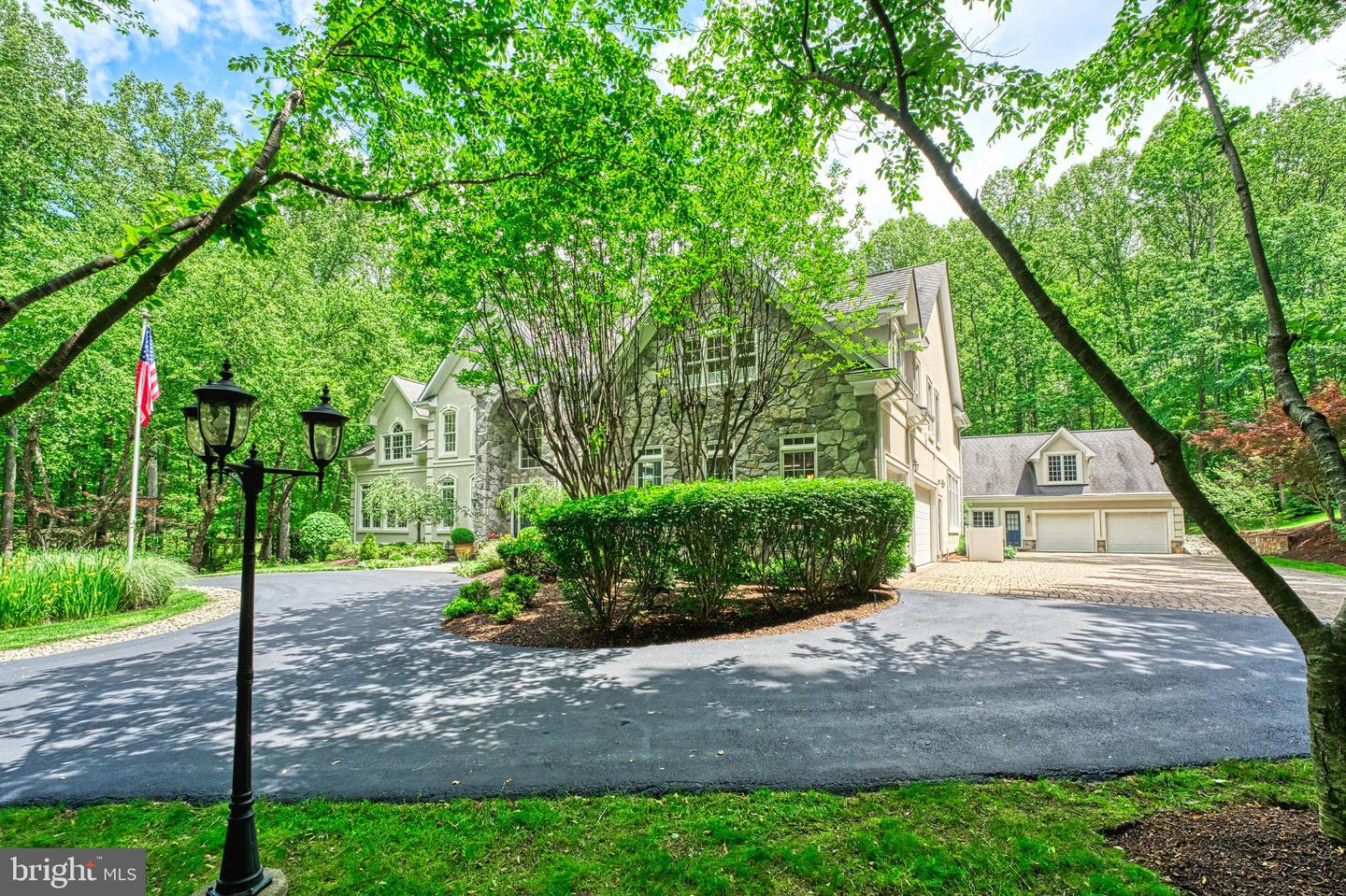 5026 HUNTWOOD MANOR DR, FAIRFAX, Virginia 22030, 7 Bedrooms Bedrooms, ,8 BathroomsBathrooms,Residential,For sale,5026 HUNTWOOD MANOR DR,VAFX2242968 MLS # VAFX2242968