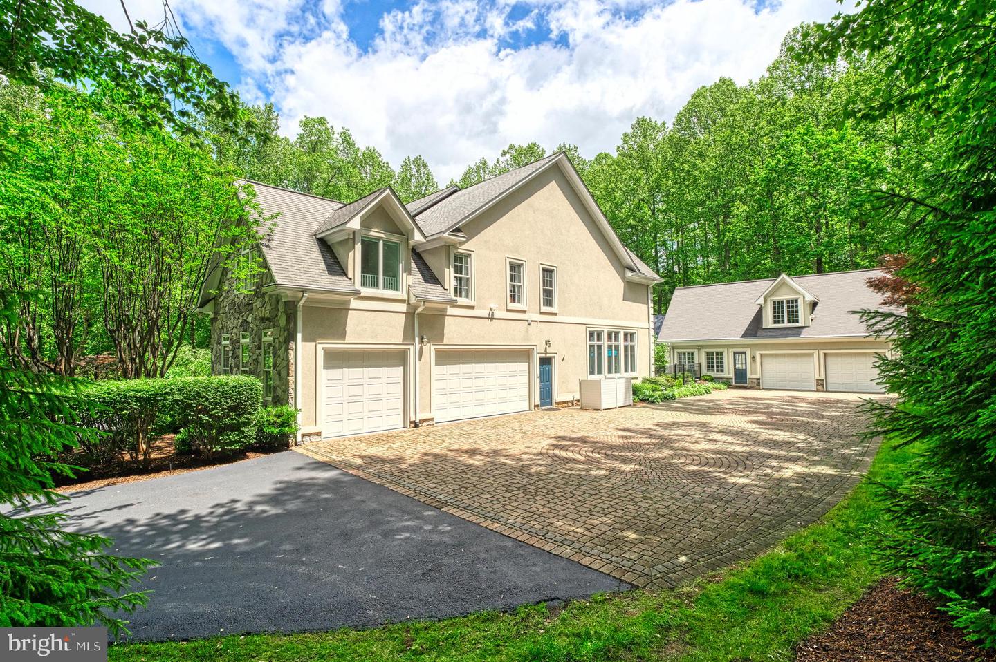 5026 HUNTWOOD MANOR DR, FAIRFAX, Virginia 22030, 7 Bedrooms Bedrooms, ,8 BathroomsBathrooms,Residential,For sale,5026 HUNTWOOD MANOR DR,VAFX2242968 MLS # VAFX2242968