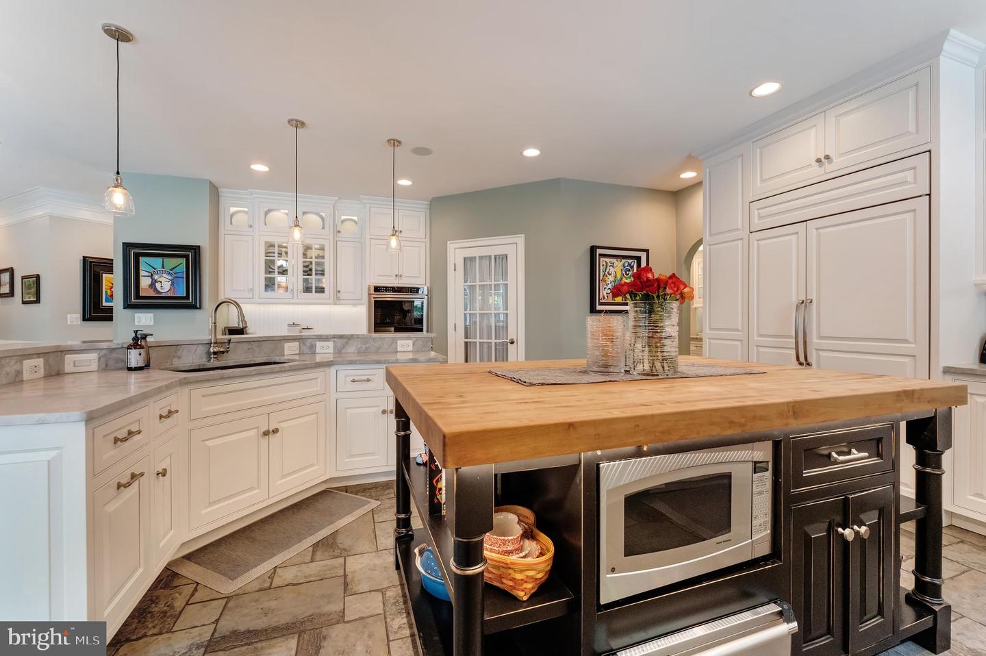 5026 HUNTWOOD MANOR DR, FAIRFAX, Virginia 22030, 7 Bedrooms Bedrooms, ,8 BathroomsBathrooms,Residential,For sale,5026 HUNTWOOD MANOR DR,VAFX2242968 MLS # VAFX2242968