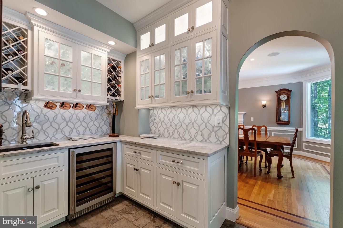 5026 HUNTWOOD MANOR DR, FAIRFAX, Virginia 22030, 7 Bedrooms Bedrooms, ,8 BathroomsBathrooms,Residential,For sale,5026 HUNTWOOD MANOR DR,VAFX2242968 MLS # VAFX2242968