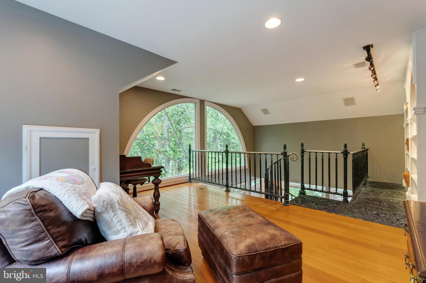 5026 HUNTWOOD MANOR DR, FAIRFAX, Virginia 22030, 7 Bedrooms Bedrooms, ,8 BathroomsBathrooms,Residential,For sale,5026 HUNTWOOD MANOR DR,VAFX2242968 MLS # VAFX2242968