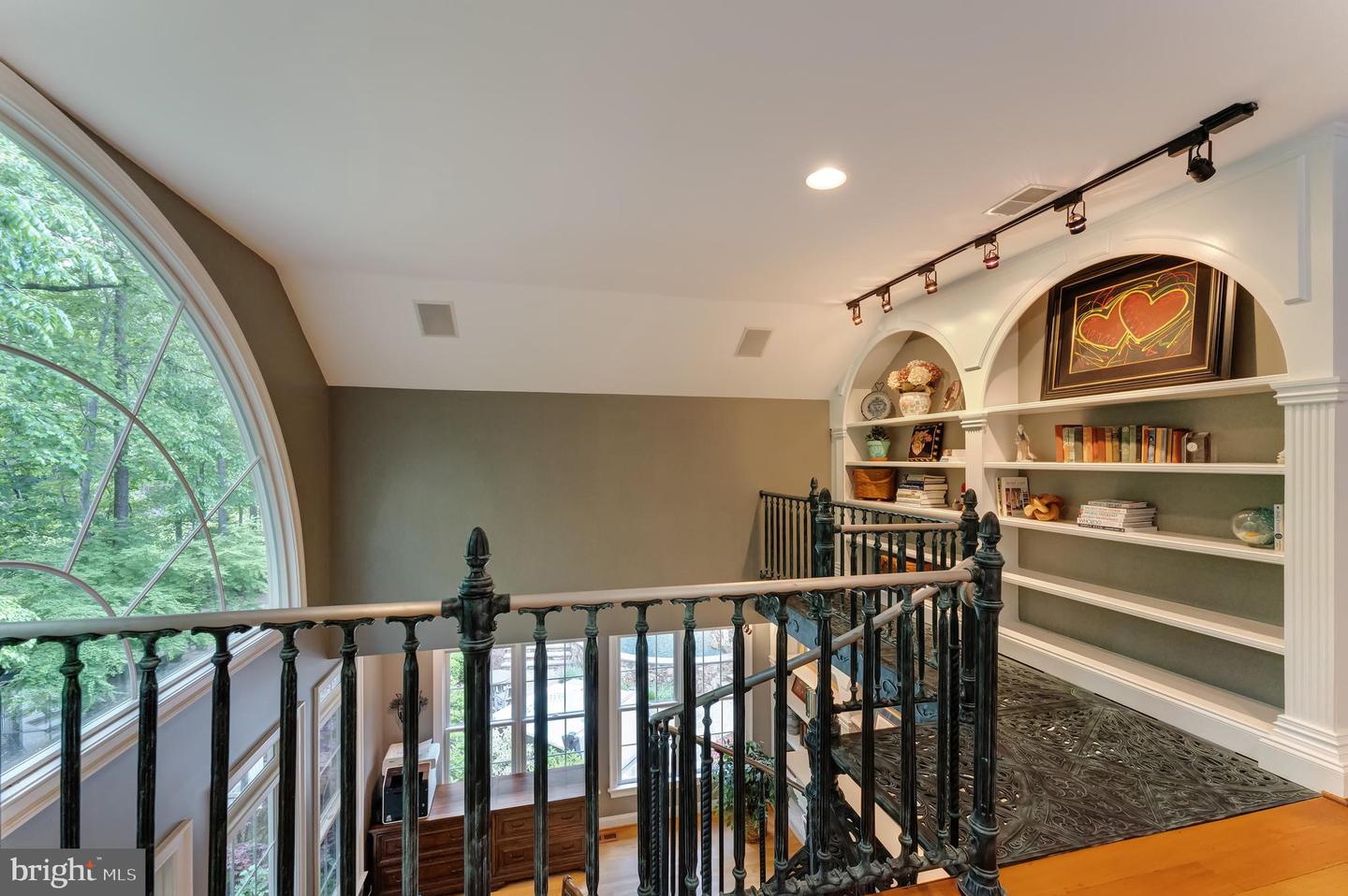 5026 HUNTWOOD MANOR DR, FAIRFAX, Virginia 22030, 7 Bedrooms Bedrooms, ,8 BathroomsBathrooms,Residential,For sale,5026 HUNTWOOD MANOR DR,VAFX2242968 MLS # VAFX2242968