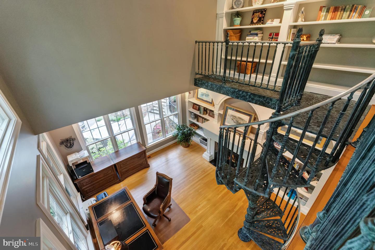 5026 HUNTWOOD MANOR DR, FAIRFAX, Virginia 22030, 7 Bedrooms Bedrooms, ,8 BathroomsBathrooms,Residential,For sale,5026 HUNTWOOD MANOR DR,VAFX2242968 MLS # VAFX2242968