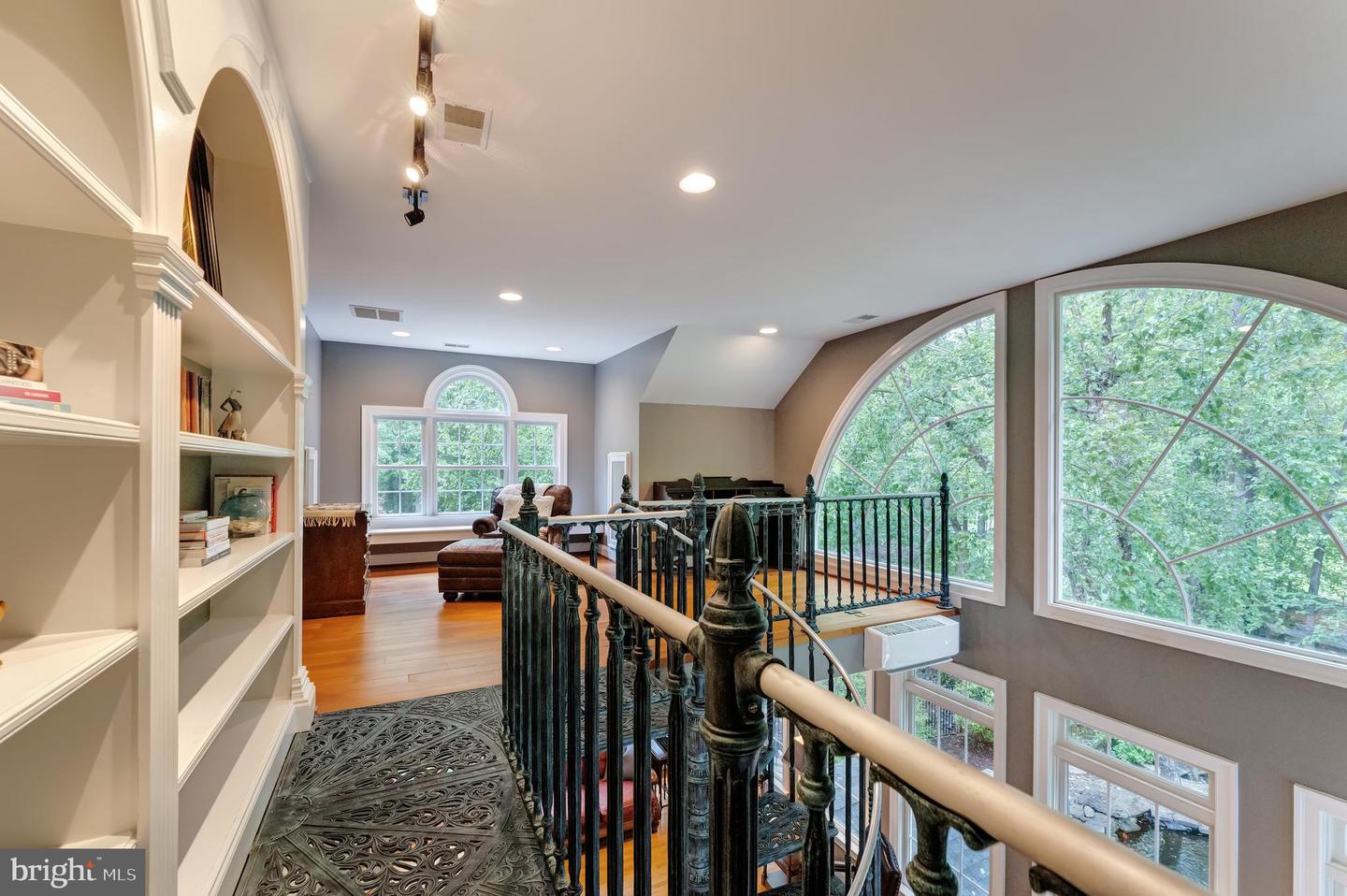 5026 HUNTWOOD MANOR DR, FAIRFAX, Virginia 22030, 7 Bedrooms Bedrooms, ,8 BathroomsBathrooms,Residential,For sale,5026 HUNTWOOD MANOR DR,VAFX2242968 MLS # VAFX2242968