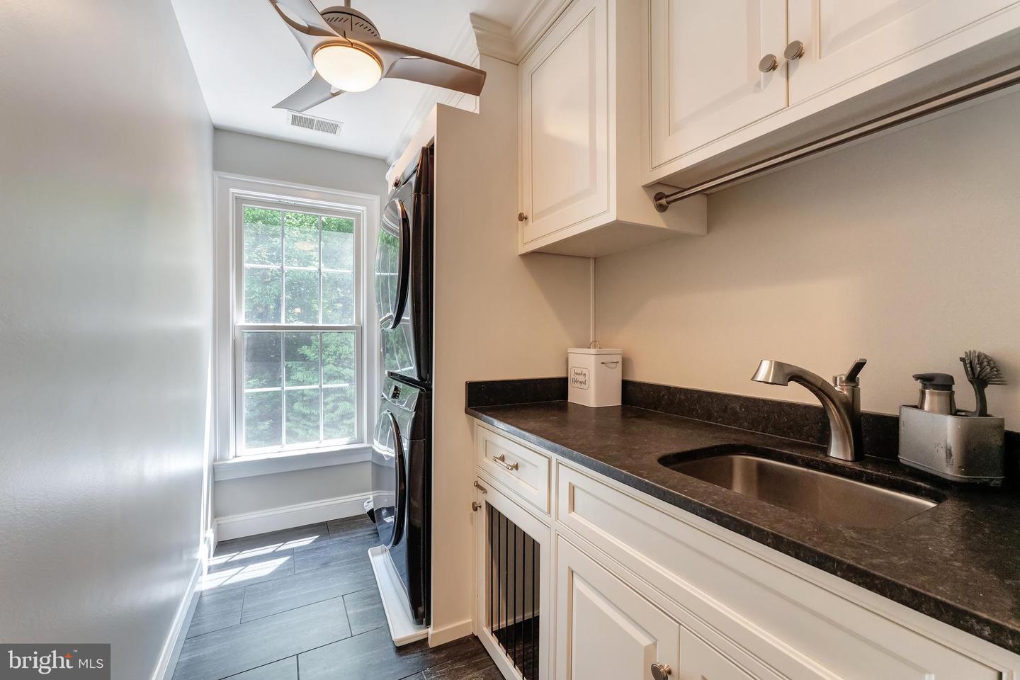 5026 HUNTWOOD MANOR DR, FAIRFAX, Virginia 22030, 7 Bedrooms Bedrooms, ,8 BathroomsBathrooms,Residential,For sale,5026 HUNTWOOD MANOR DR,VAFX2242968 MLS # VAFX2242968