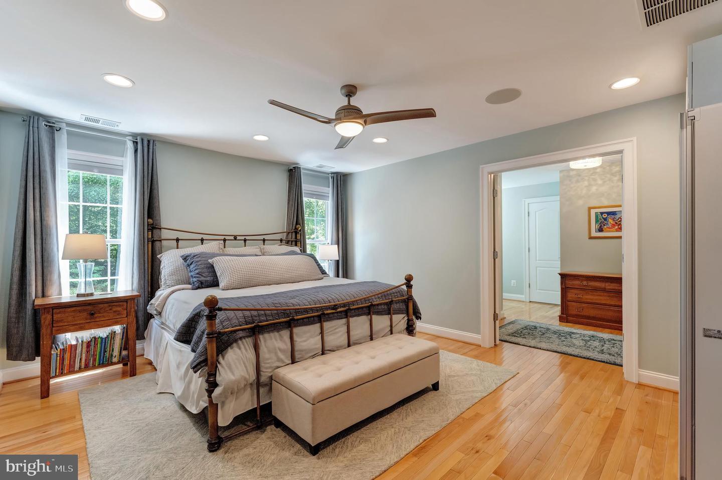 5026 HUNTWOOD MANOR DR, FAIRFAX, Virginia 22030, 7 Bedrooms Bedrooms, ,8 BathroomsBathrooms,Residential,For sale,5026 HUNTWOOD MANOR DR,VAFX2242968 MLS # VAFX2242968