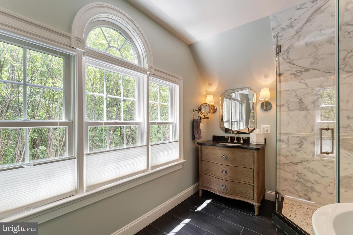 5026 HUNTWOOD MANOR DR, FAIRFAX, Virginia 22030, 7 Bedrooms Bedrooms, ,8 BathroomsBathrooms,Residential,For sale,5026 HUNTWOOD MANOR DR,VAFX2242968 MLS # VAFX2242968
