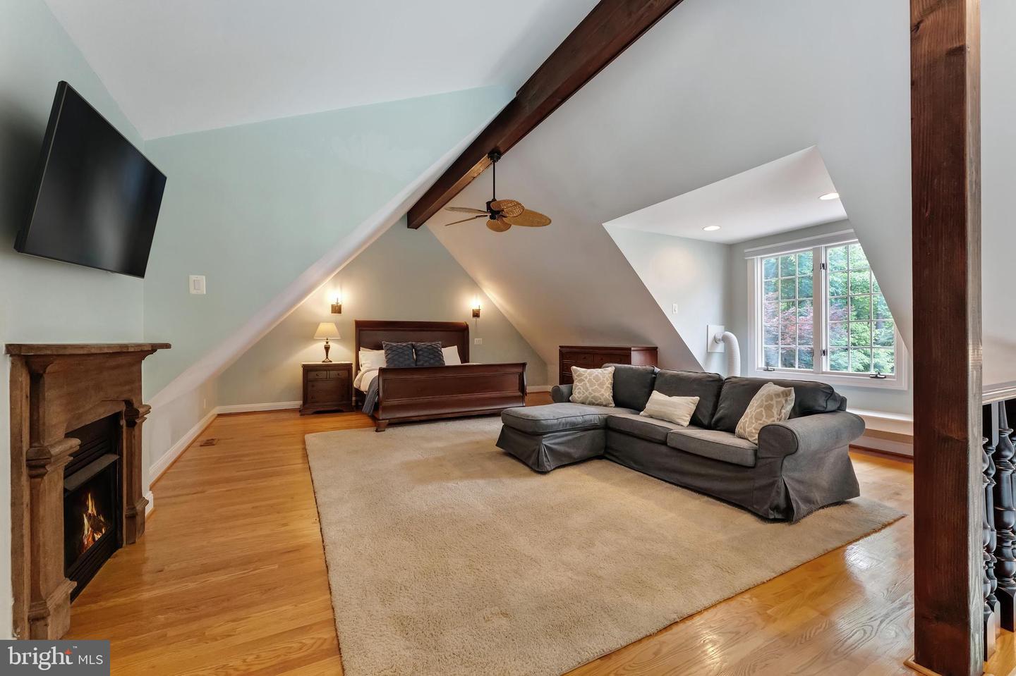 5026 HUNTWOOD MANOR DR, FAIRFAX, Virginia 22030, 7 Bedrooms Bedrooms, ,8 BathroomsBathrooms,Residential,For sale,5026 HUNTWOOD MANOR DR,VAFX2242968 MLS # VAFX2242968