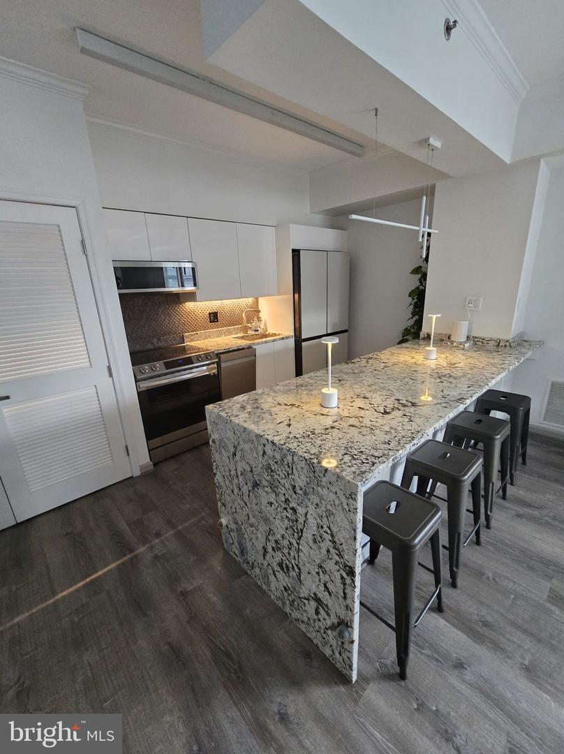 1211 S EADS ST #1701, ARLINGTON, Virginia 22202, 1 Bedroom Bedrooms, ,1 BathroomBathrooms,Residential,For sale,1211 S EADS ST #1701,VAAR2058080 MLS # VAAR2058080