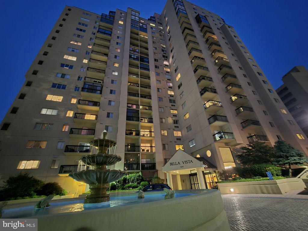 1211 S EADS ST #1701, ARLINGTON, Virginia 22202, 1 Bedroom Bedrooms, ,1 BathroomBathrooms,Residential,For sale,1211 S EADS ST #1701,VAAR2058080 MLS # VAAR2058080