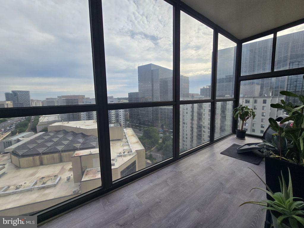 1211 S EADS ST #1701, ARLINGTON, Virginia 22202, 1 Bedroom Bedrooms, ,1 BathroomBathrooms,Residential,For sale,1211 S EADS ST #1701,VAAR2058080 MLS # VAAR2058080