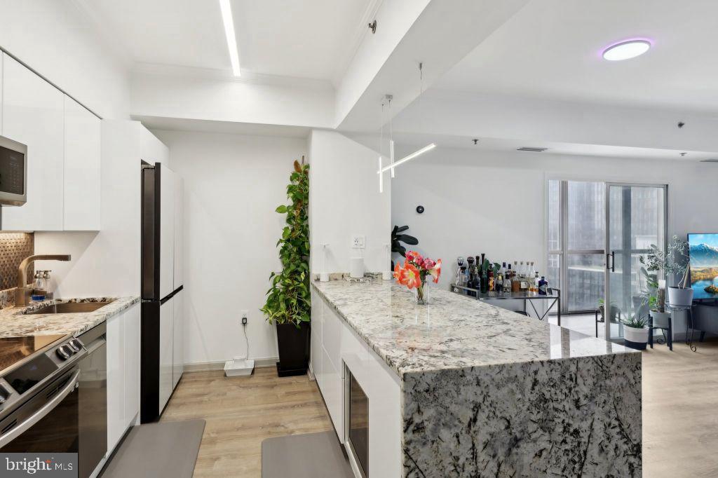 1211 S EADS ST #1701, ARLINGTON, Virginia 22202, 1 Bedroom Bedrooms, ,1 BathroomBathrooms,Residential,For sale,1211 S EADS ST #1701,VAAR2058080 MLS # VAAR2058080