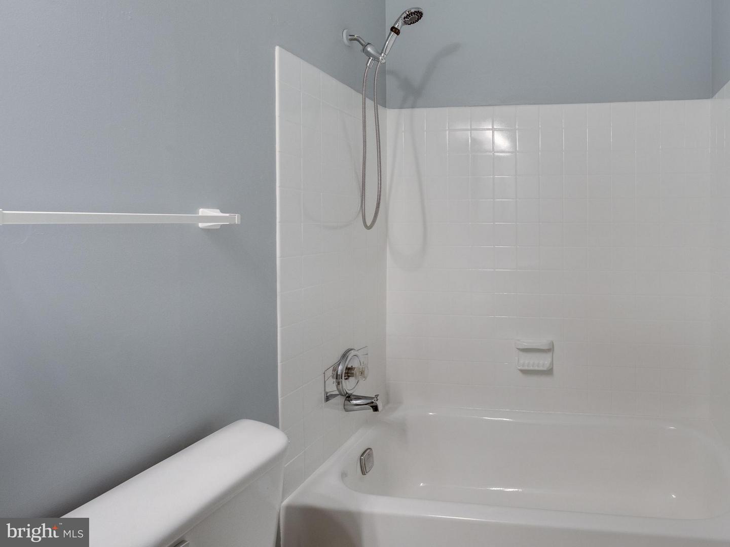 13211 PENNERVIEW LN, FAIRFAX, Virginia 22033, 3 Bedrooms Bedrooms, ,2 BathroomsBathrooms,Residential,For sale,13211 PENNERVIEW LN,VAFX2242860 MLS # VAFX2242860