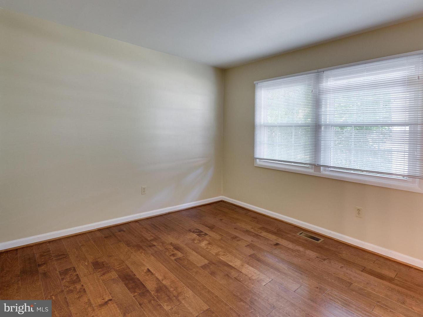 13211 PENNERVIEW LN, FAIRFAX, Virginia 22033, 3 Bedrooms Bedrooms, ,2 BathroomsBathrooms,Residential,For sale,13211 PENNERVIEW LN,VAFX2242860 MLS # VAFX2242860