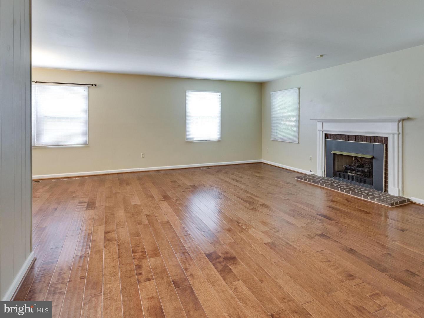 13211 PENNERVIEW LN, FAIRFAX, Virginia 22033, 3 Bedrooms Bedrooms, ,2 BathroomsBathrooms,Residential,For sale,13211 PENNERVIEW LN,VAFX2242860 MLS # VAFX2242860