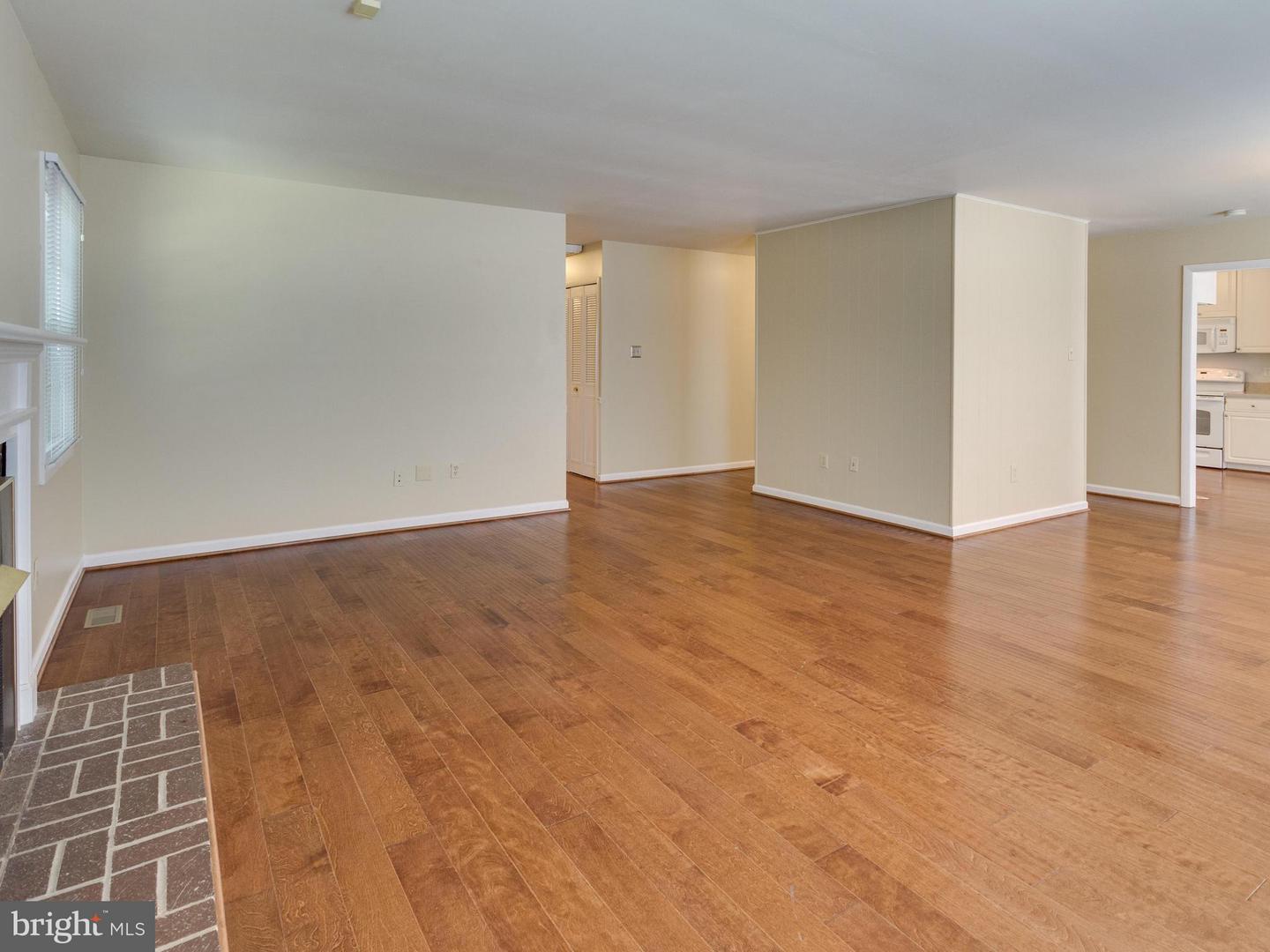 13211 PENNERVIEW LN, FAIRFAX, Virginia 22033, 3 Bedrooms Bedrooms, ,2 BathroomsBathrooms,Residential,For sale,13211 PENNERVIEW LN,VAFX2242860 MLS # VAFX2242860